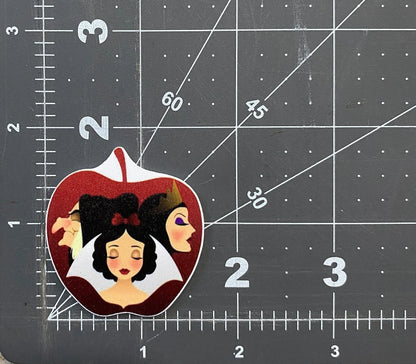 Disney Snow White and the Seven Dwarfs Flat Back Planar Resin - Poisoned Apple